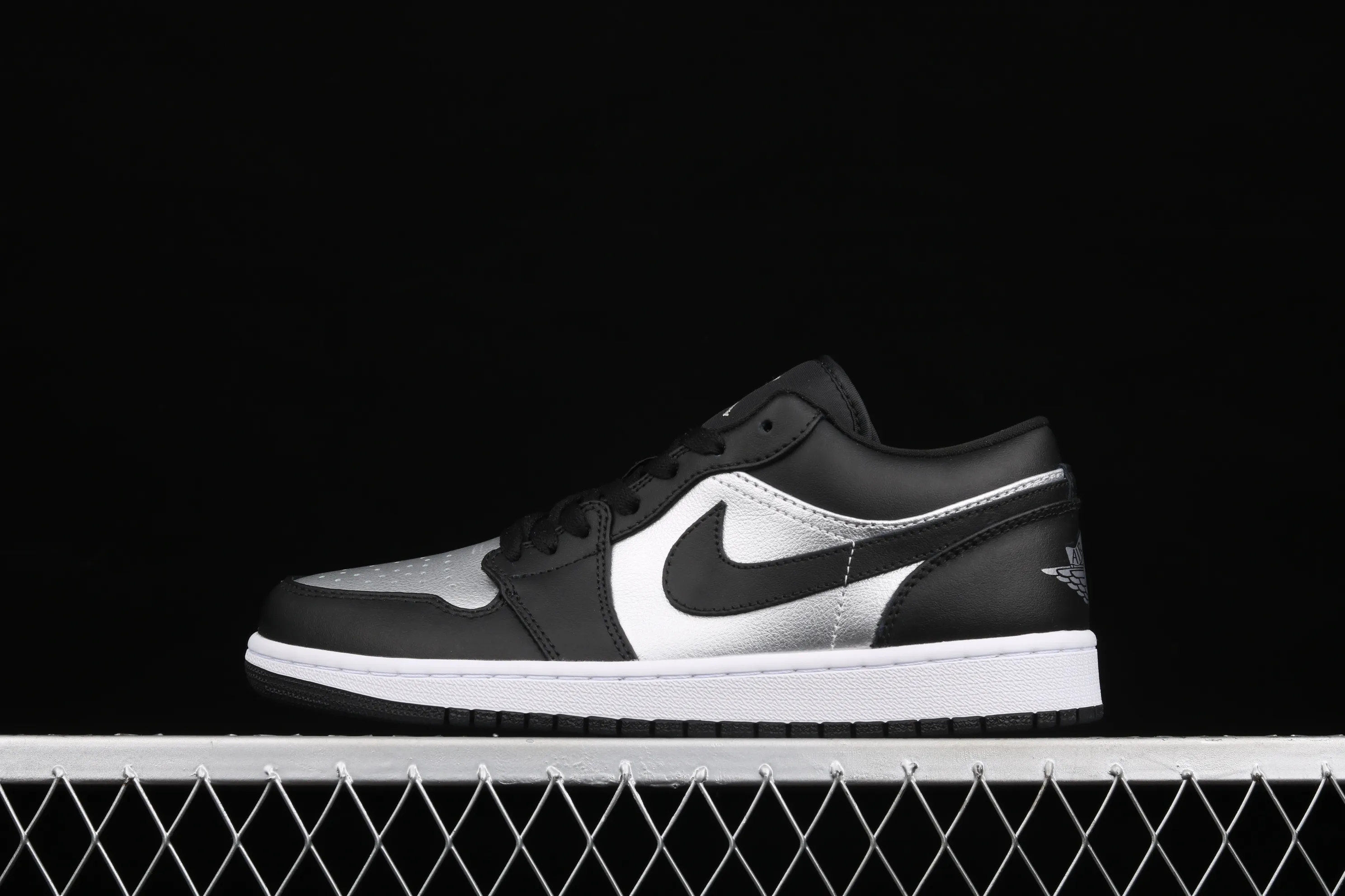 All categories Air Jordan Jordan series basketball shoes Air Jordan 1 Low X version Air Jordan 1 Low AJ1 Joe 1 low top black silver cultural and leisure sports shoes DA5551-001